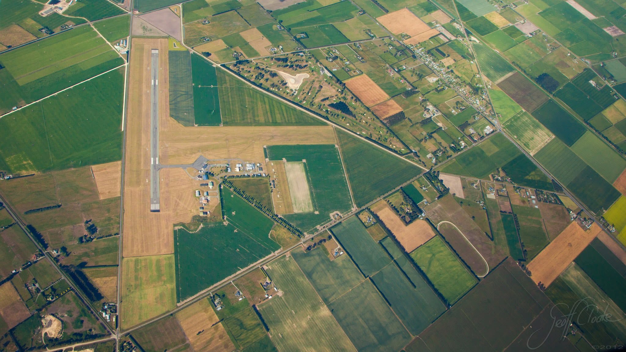 Approaching Richard Pearce Airport 2012 Geoff Cloake