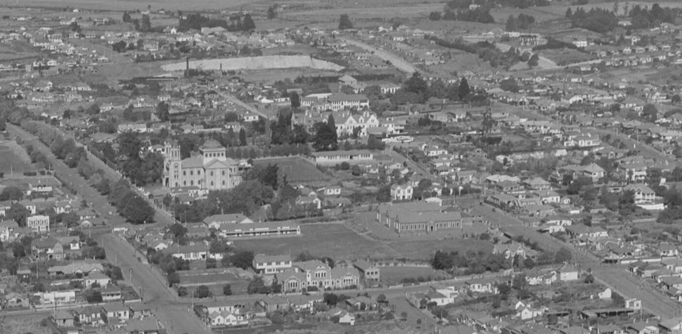 1947 Looking south to Roncalli and Timaru Girls High Schoolwhites Aviation