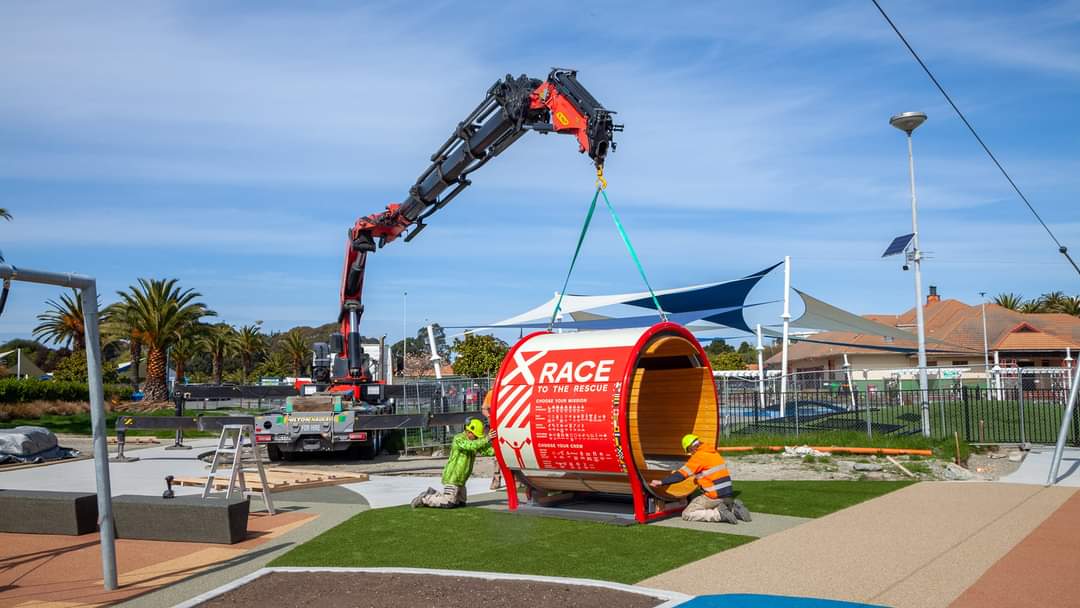 Race_to_the_rescue_arriving_on_site_ _Design_by_Roselyn_Fauth_ _Photo_Geoff_Cloake