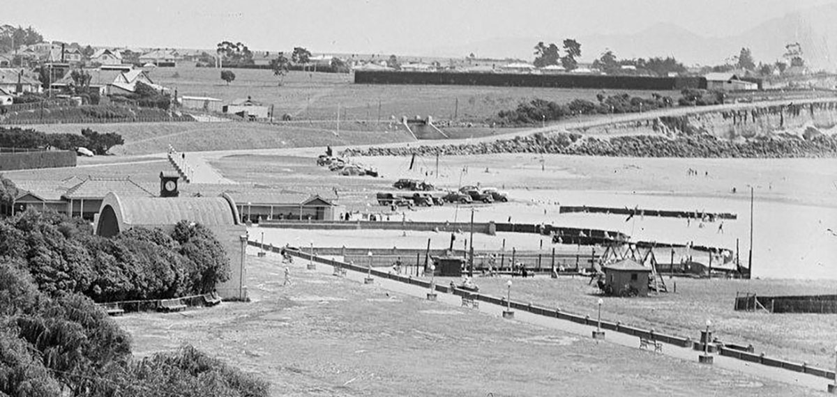 Caroline Bay express train photos The Caroline Bay Tea Rooms and Pavilion William Beattie 404767 Auckland Libraries Heritage Collections 1370 U082 07 Detail