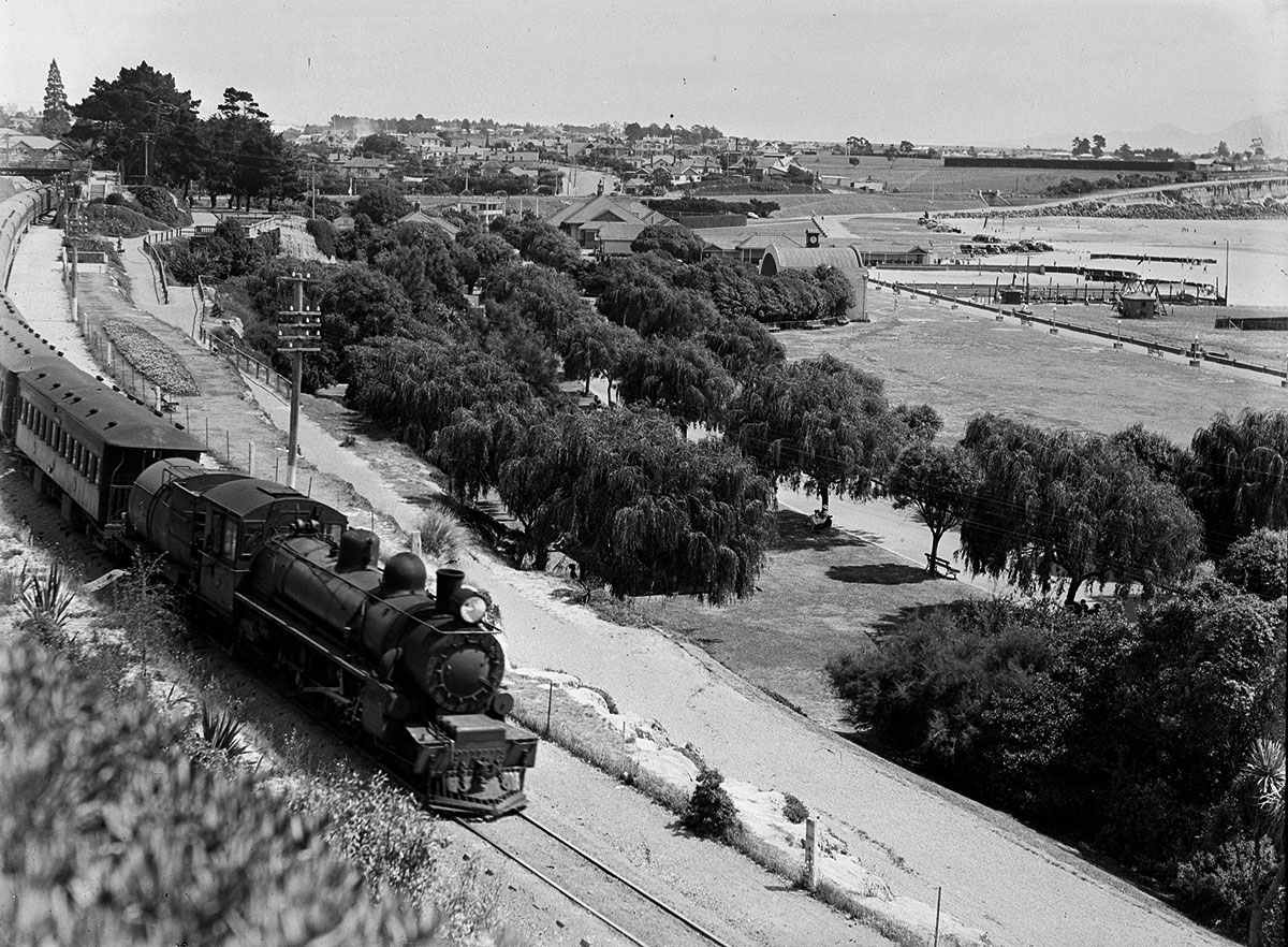 Caroline Bay express train photos The Caroline Bay Tea Rooms and Pavilion William Beattie 404767 Auckland Libraries Heritage Collections 1370 U082 07 full