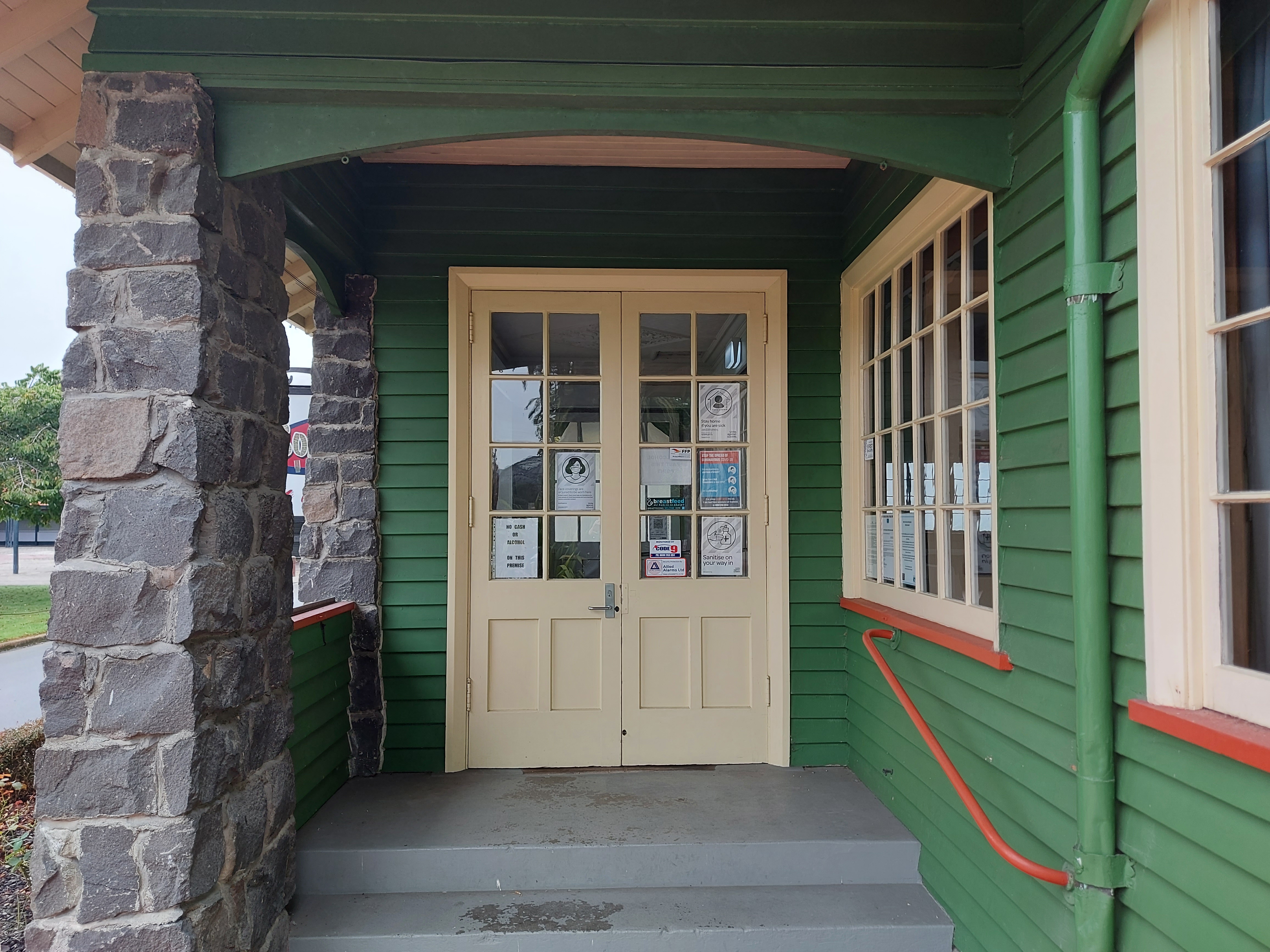 Caroline Bay Tea Rooms front door 20220323 101529