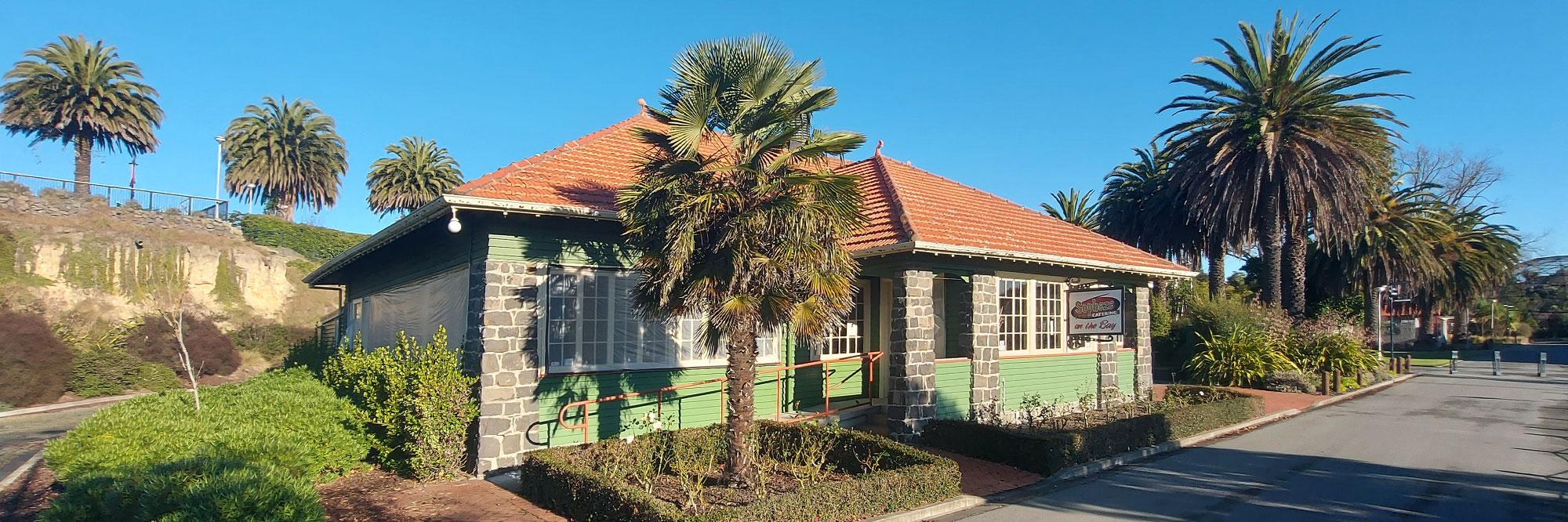 SophezeOnTheBay Exterior FromTheCorner