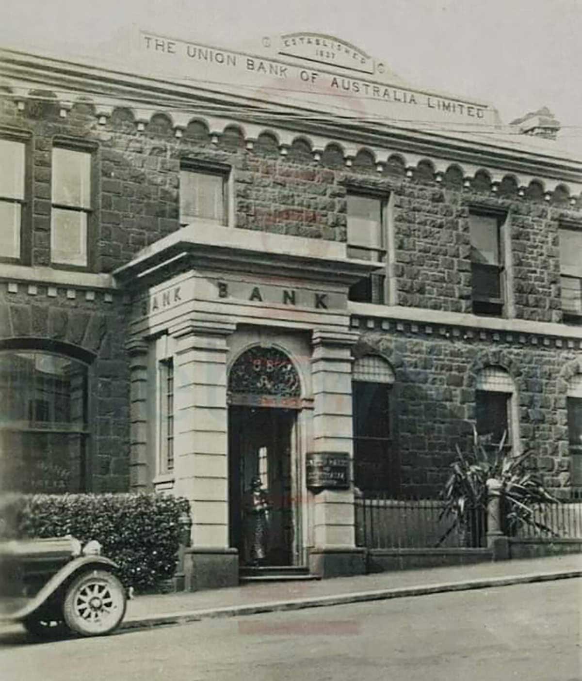 Frontage photo with signage 3