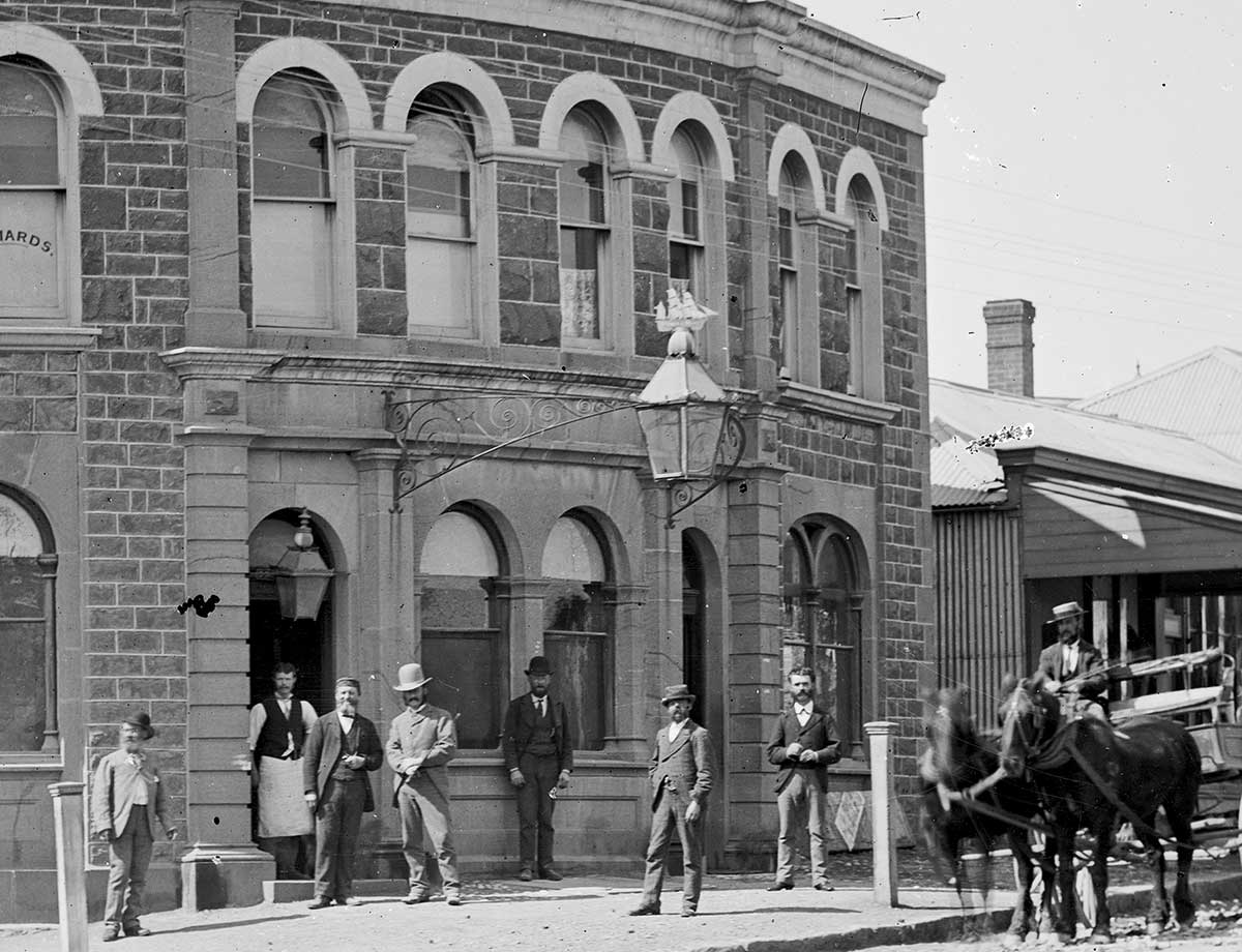 MA I470176 TePapa Dunedin section showing lamp
