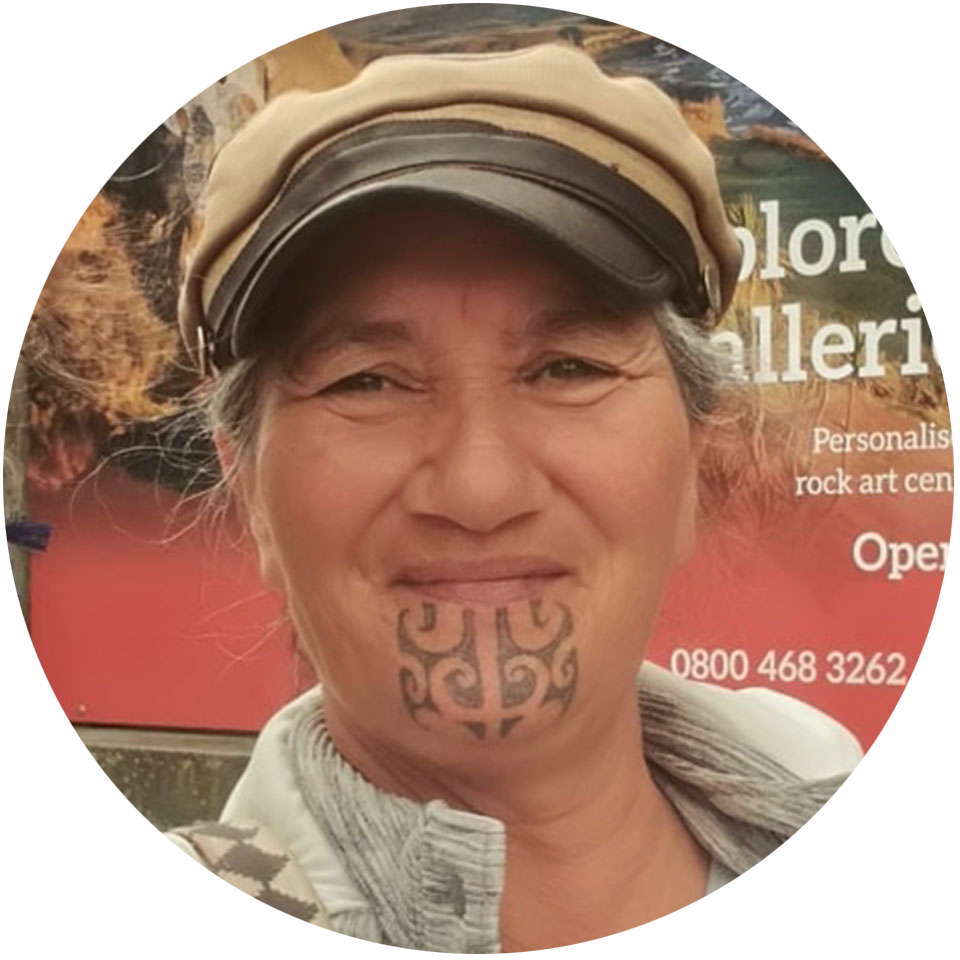 FrancineSpencer Outside TeAna MaoriRockArtCentre