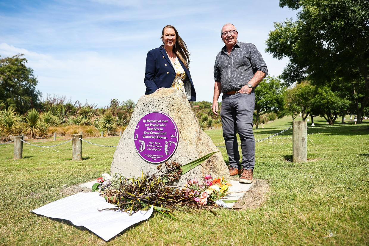 Roselyn Fauth with Les Jones