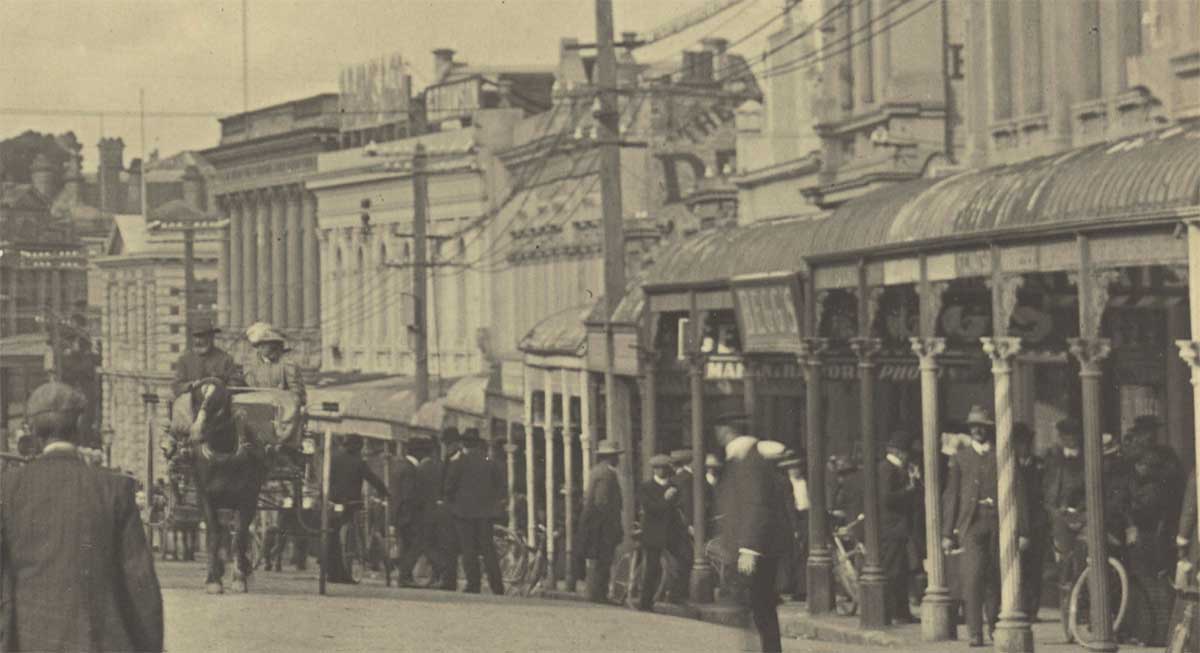Stafford Street Timaru circa 1910 Timaru by William Ferrier Te Papa O051436 detail