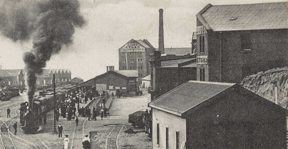 The Railway Station and Wool Stores 1904 1915 Timaru by Muir Moodie Te Papa 001044 detail