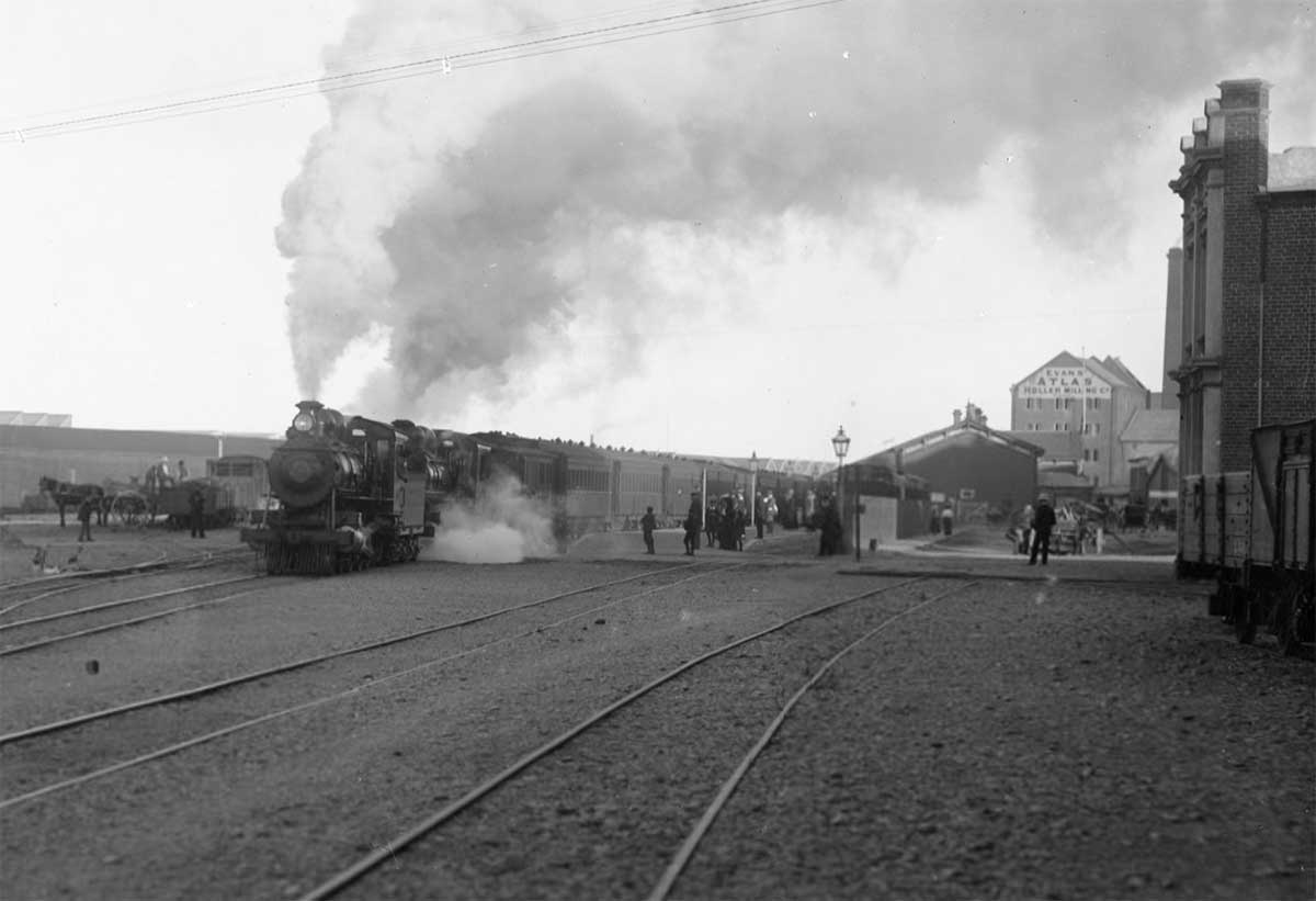 Timaru departure Christchurch Express by Muir Moodie Te Papa 014854