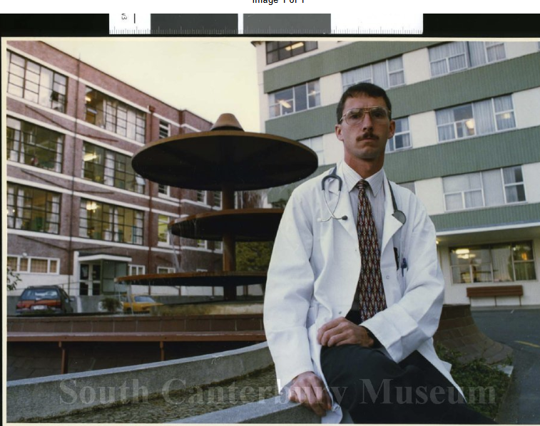 Timaru house surgeon Doctor Mark Gardner pictured outside the hospital 13 September 1995