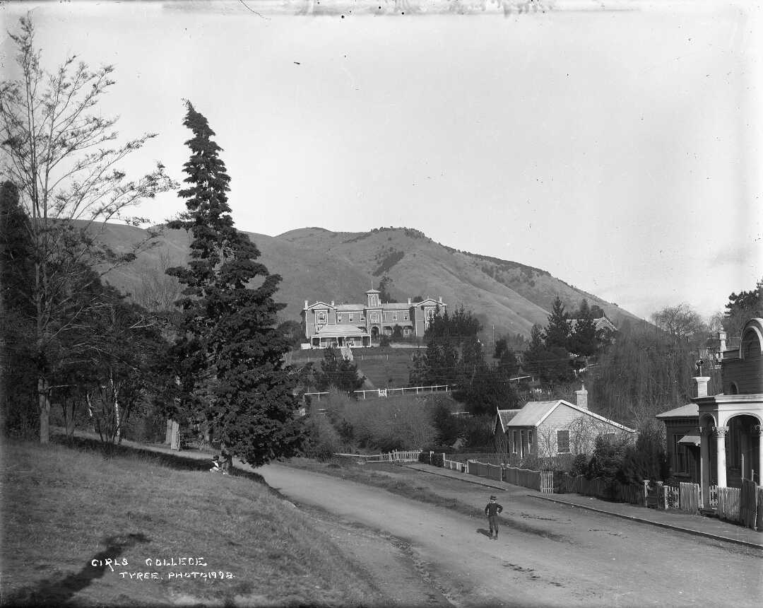 View of Nelson College for girls taken in the 1890s by the Tyree studio of Nelson National Libraru 175914