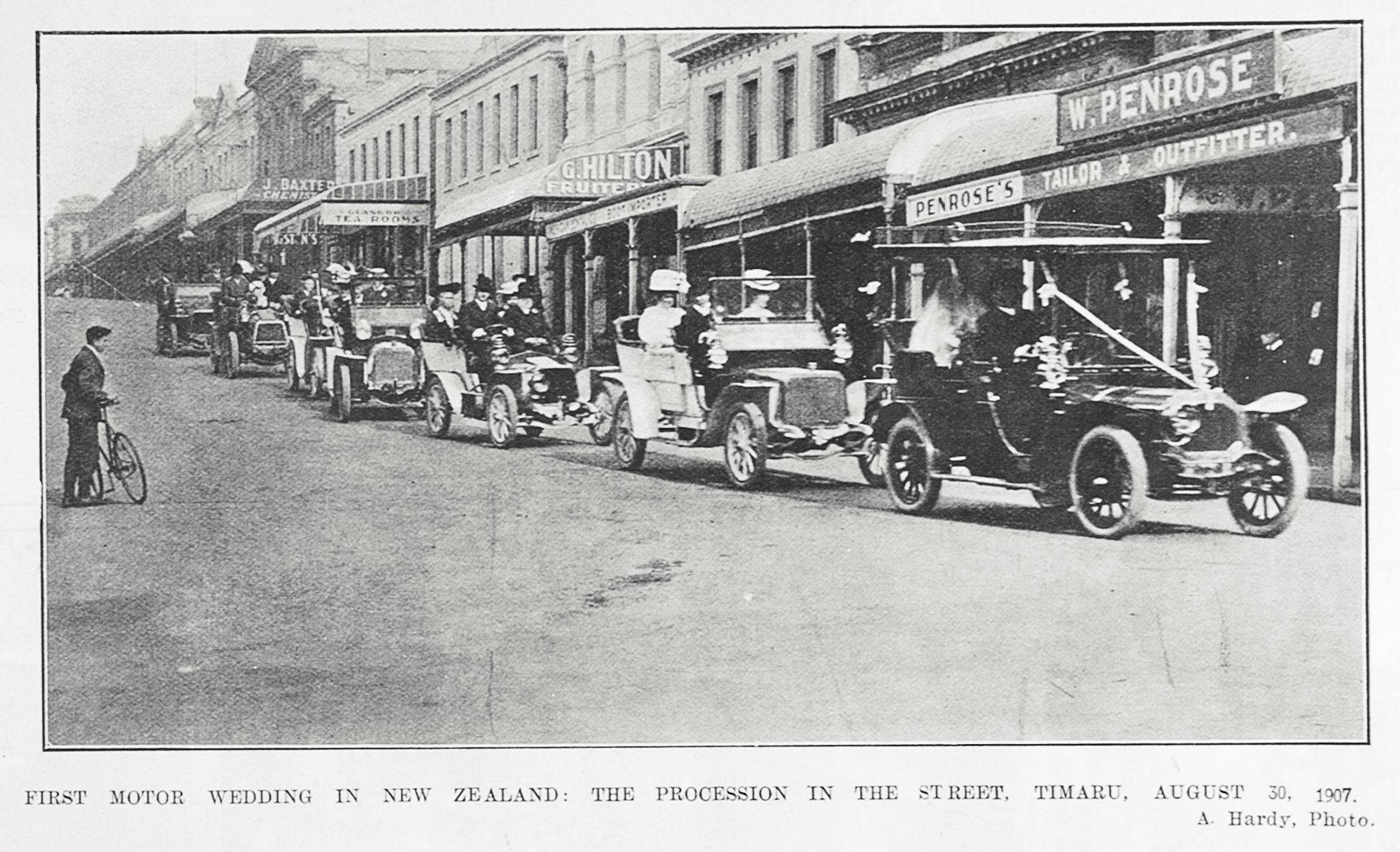 Wedding motorcade down Stafford Street Timaru photos 186959