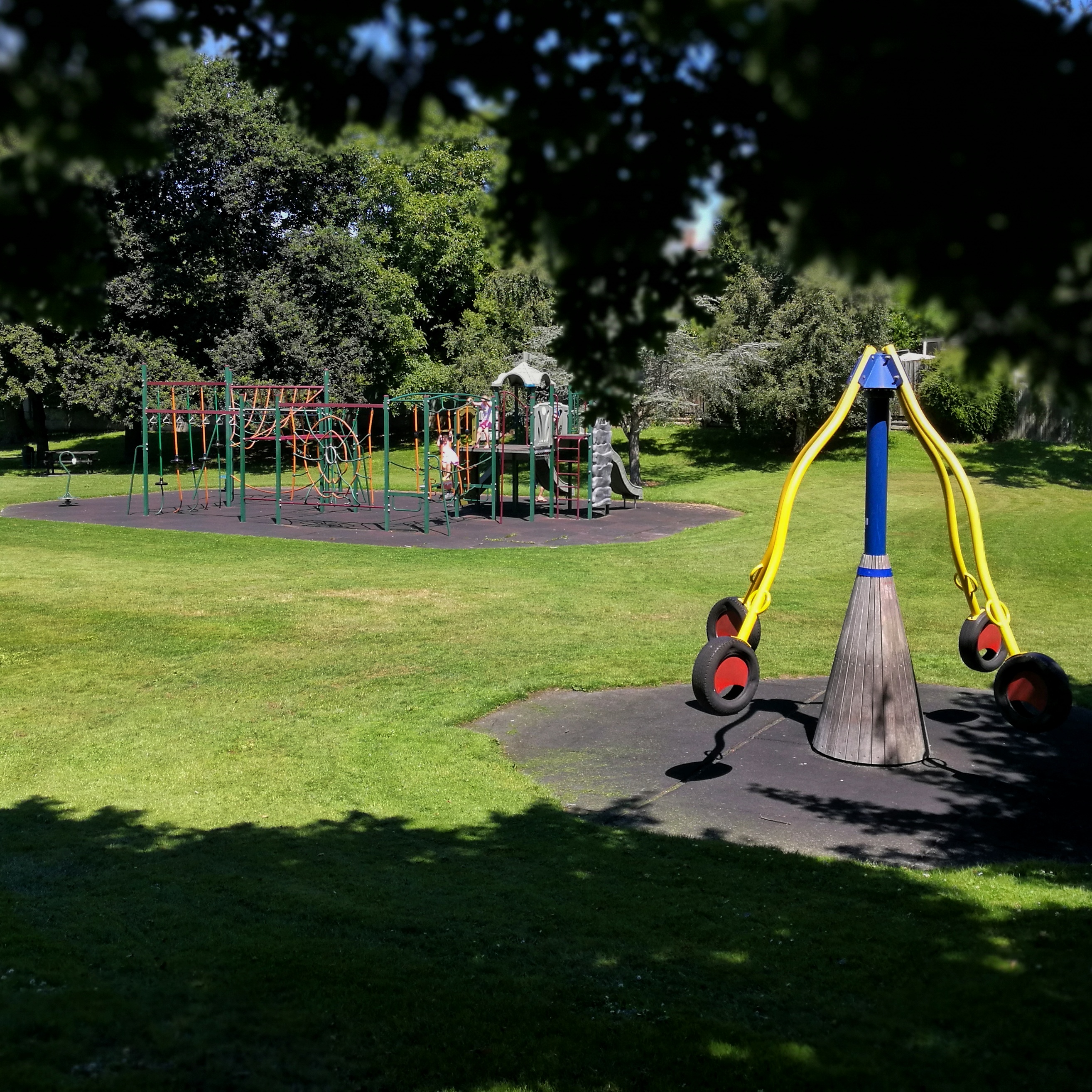 Avenue Rd Lough Park