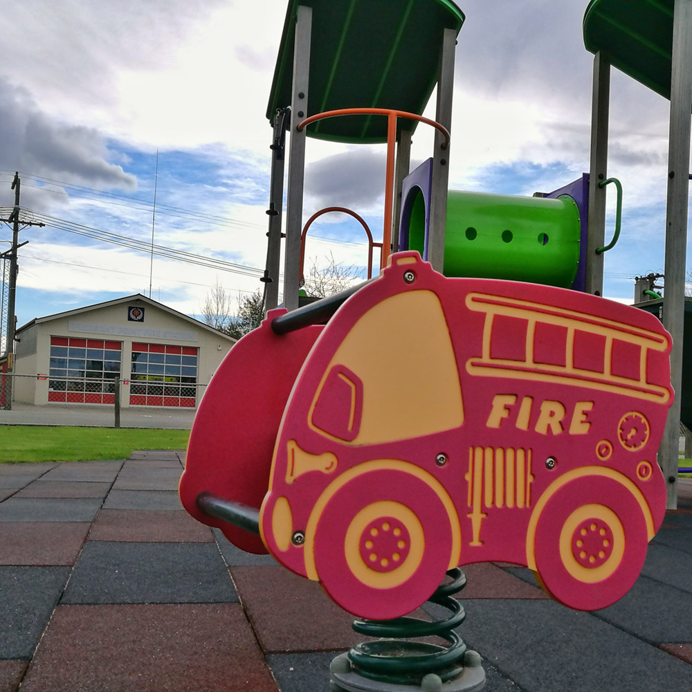 WuHoo Playground ConroysCnr 150537 01