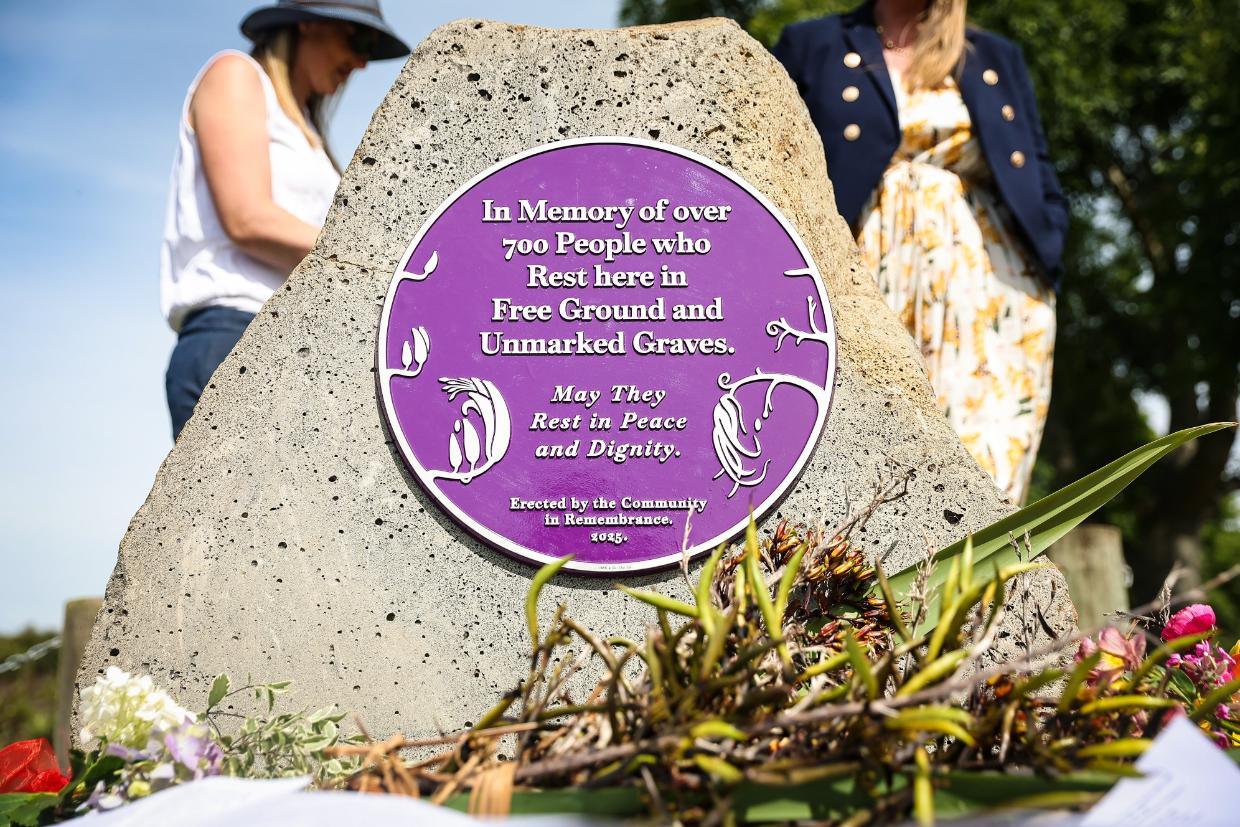 the monument at Timaru Cemetery